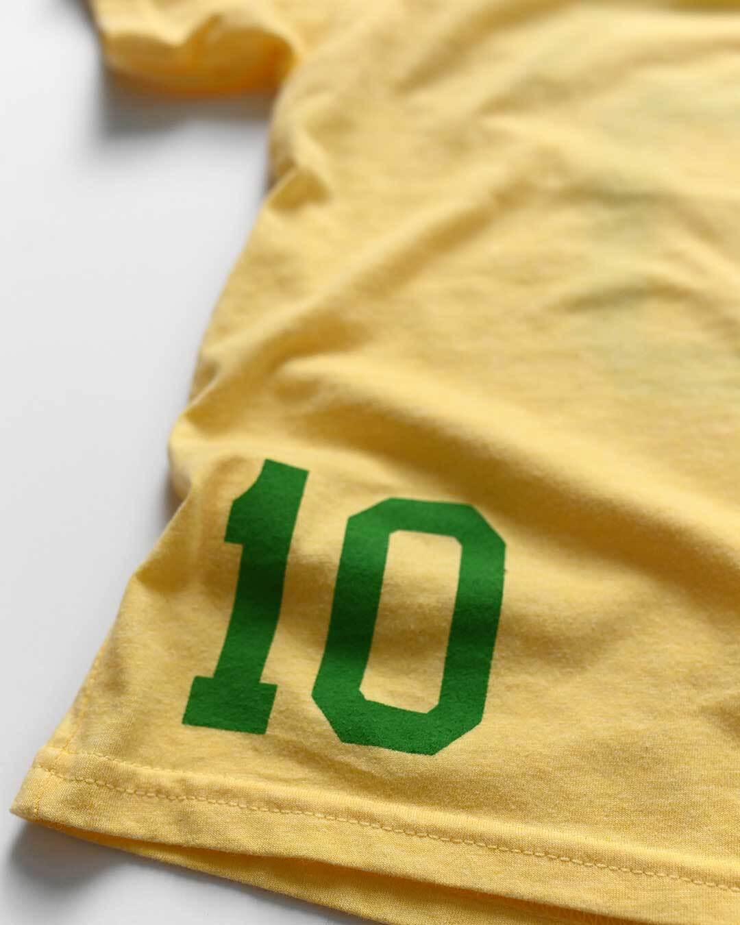 Pelé #10 Brasil Gold Kid's Tee - Roots of Fight Canada