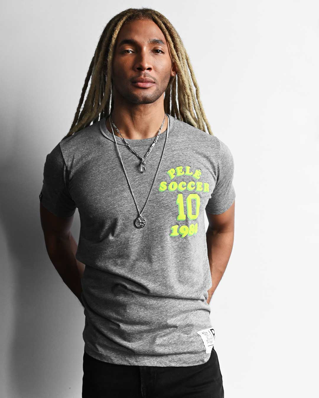 Pelé Soccer Grey Tee - Roots of Fight Canada