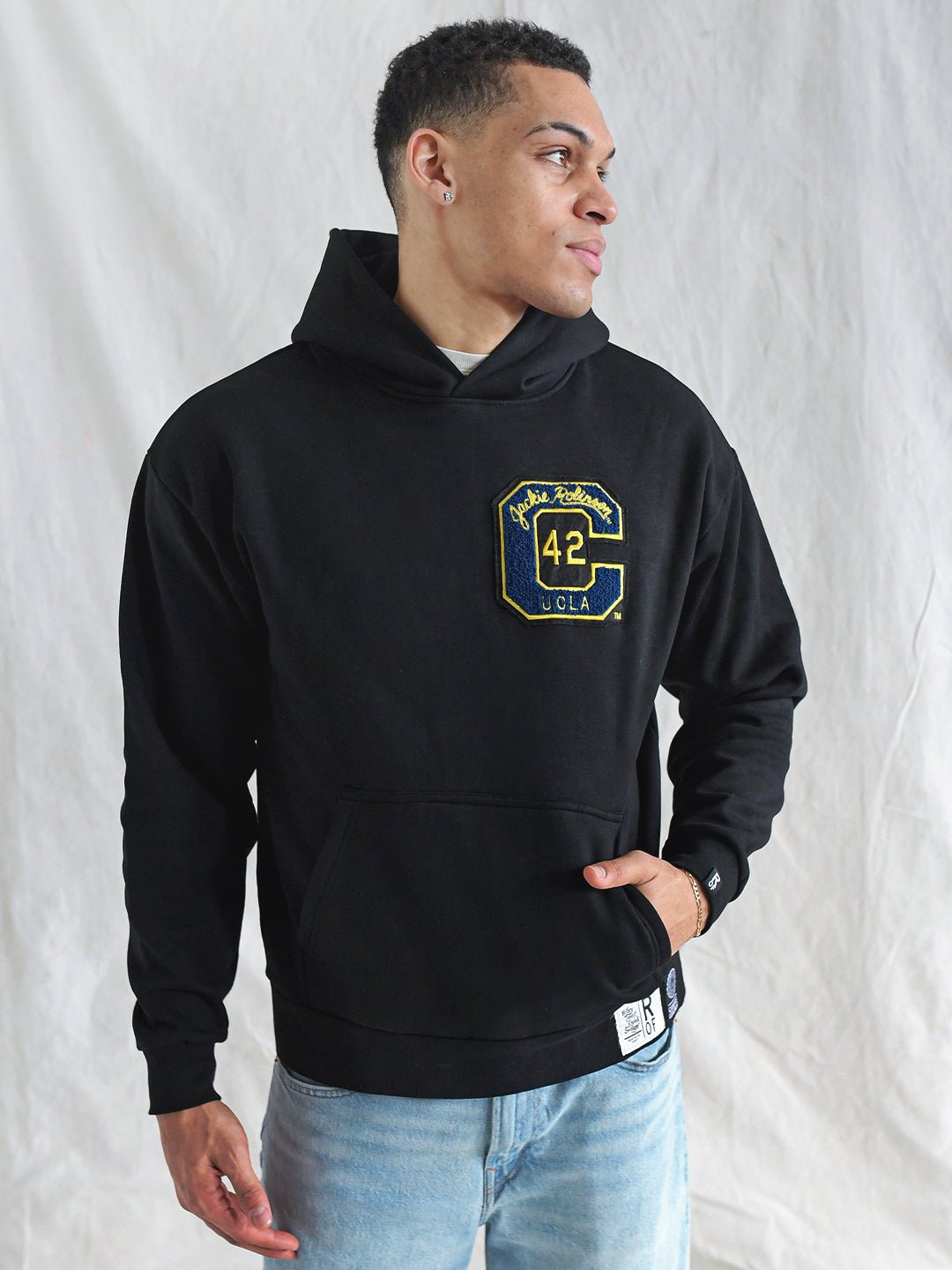UCLA - Jackie Robinson 4 - Sport Star Black Heavyweight PO Hoody - Roots of Fight Canada