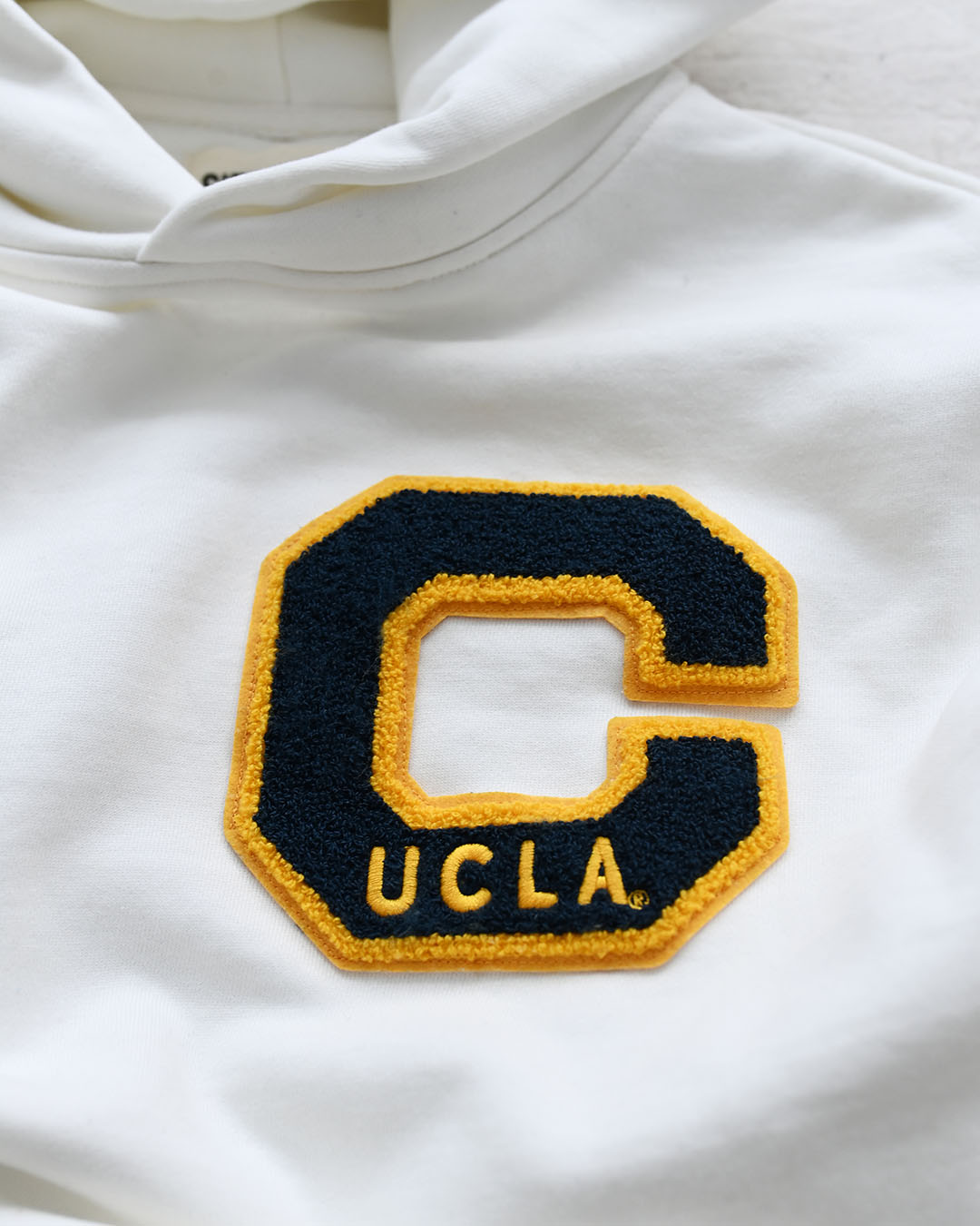 UCLA - Robinson Era White Heavyweight PO Hoody - Roots of Fight Canada