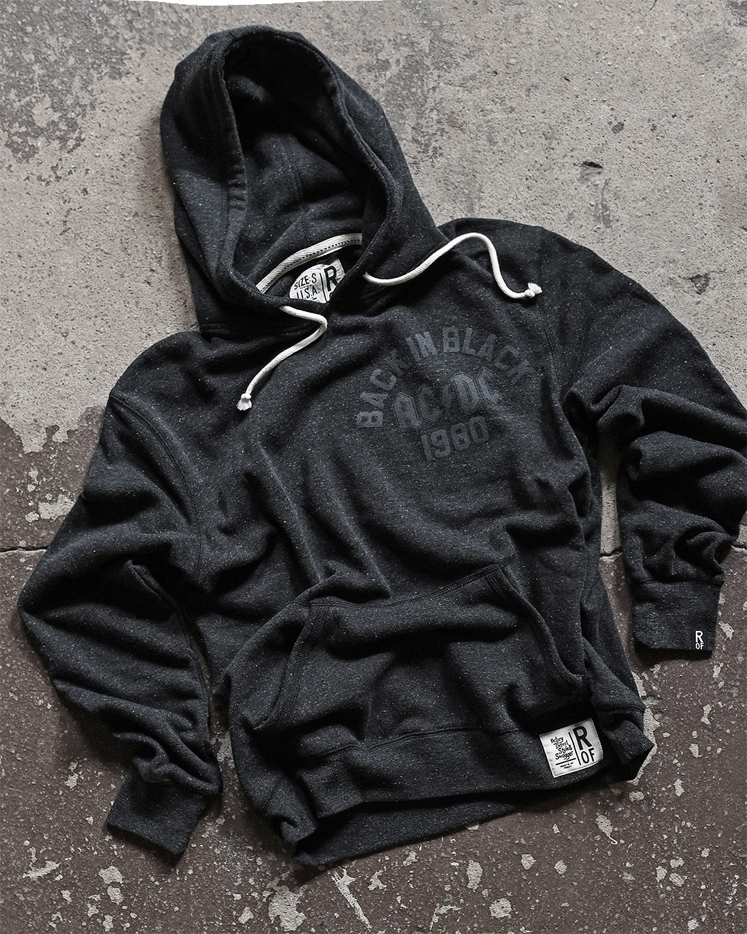 AC/DC Back in Black '80 Black PO Hoody - Roots of Fight Canada