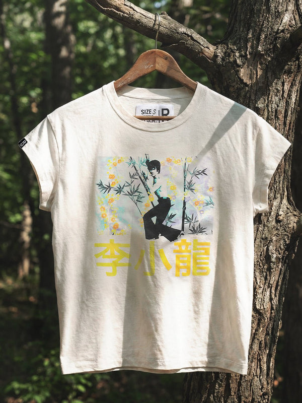 Bruce Lee Vintage Pose Women's White Tee - Roots of Fight Canada