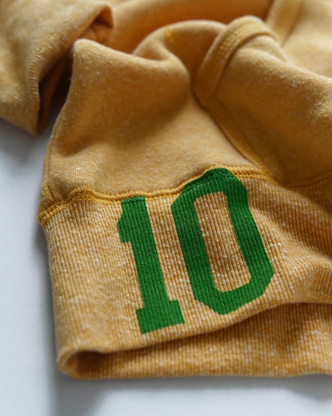 Pelé 10 Brasil Gold PO Hoody - Roots of Fight Canada
