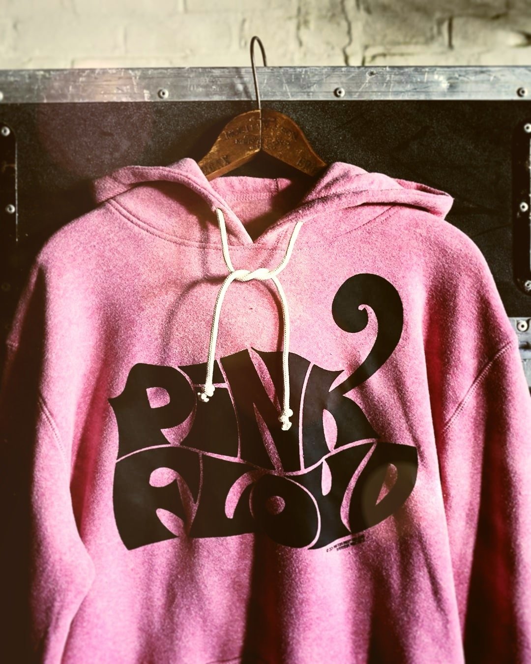 Pink Floyd Classic Pink PO Hoody - Roots of Fight Canada