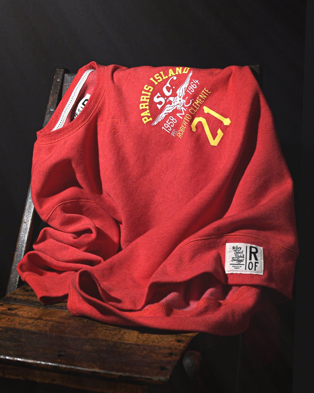 Roberto Clemente Parris Island Red Sweatshirt - Roots of Fight Canada
