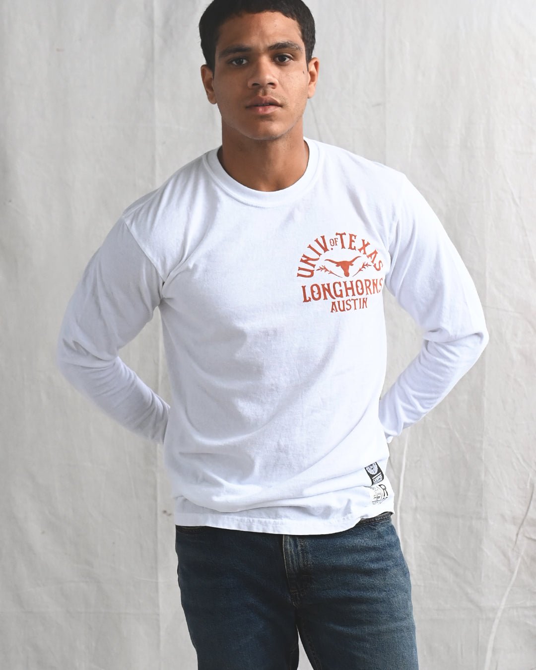 UT - Longhorns Hook 'Em White Long Sleeve Tee - Roots of Fight Canada