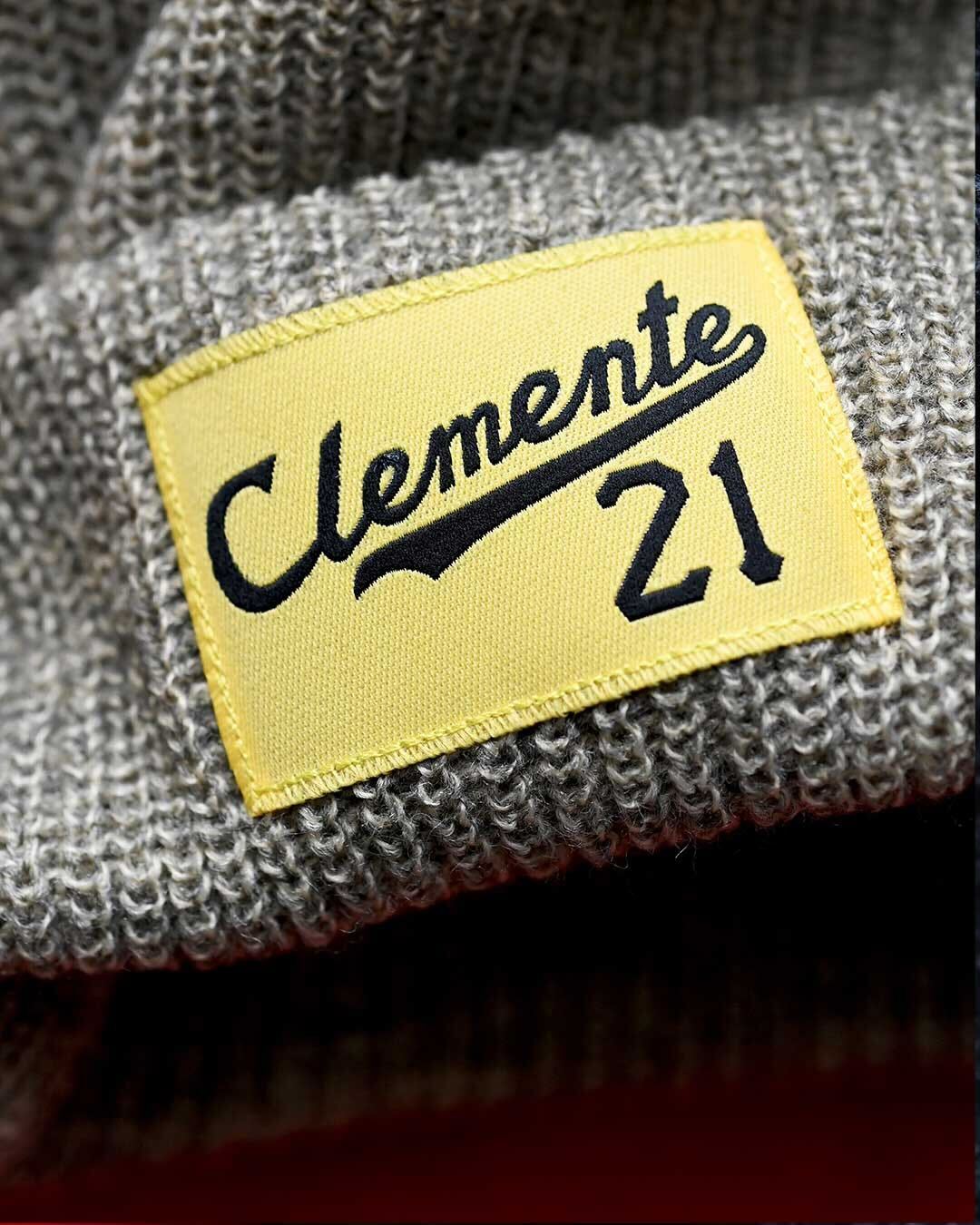 Clemente #21 Heather Tan Beanie - Roots of Fight Canada