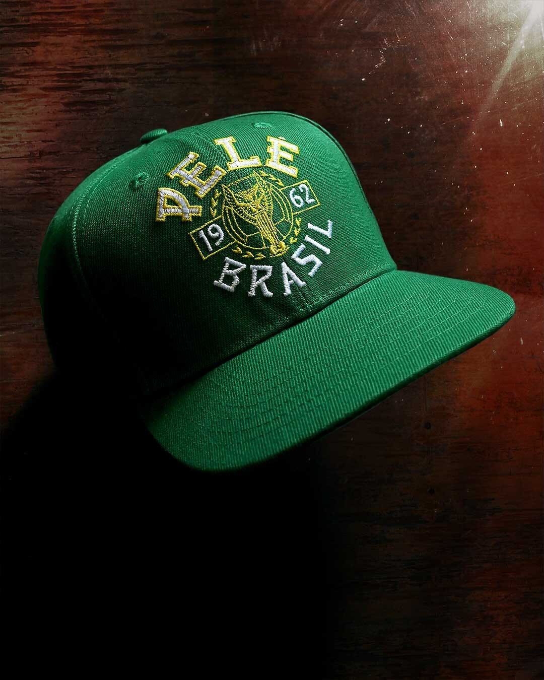 Pelé 1962 Brasil Green Snapback Hat - Roots of Fight Canada