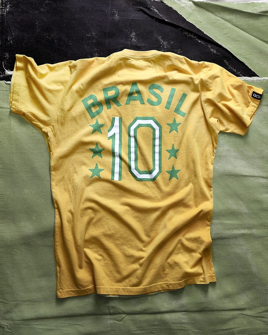Pelé Brasil #10 Yellow Tee - Roots of Fight Canada