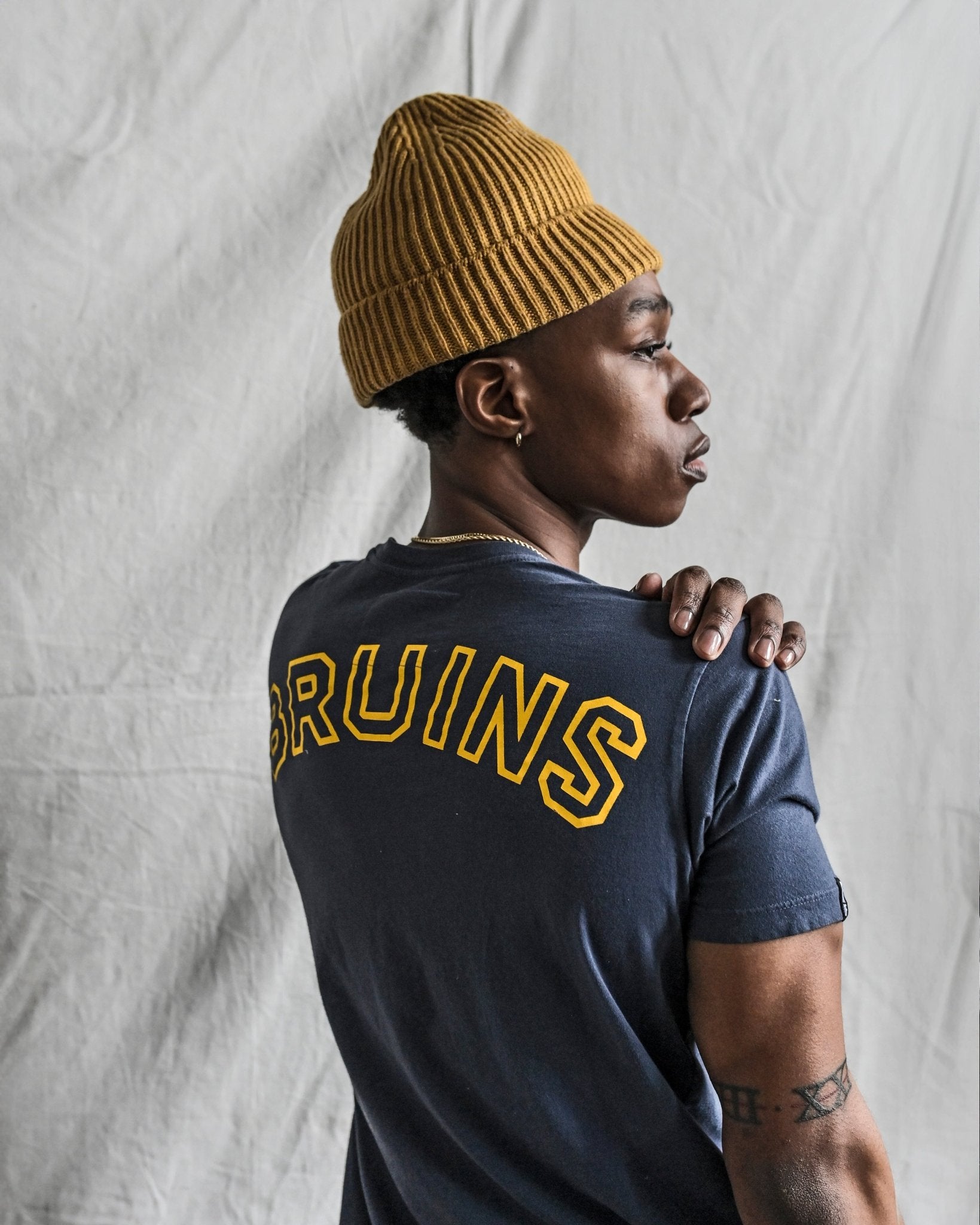 UCLA - Jackie Robinson Basketball #18 Navy Tee - Roots of Fight Canada