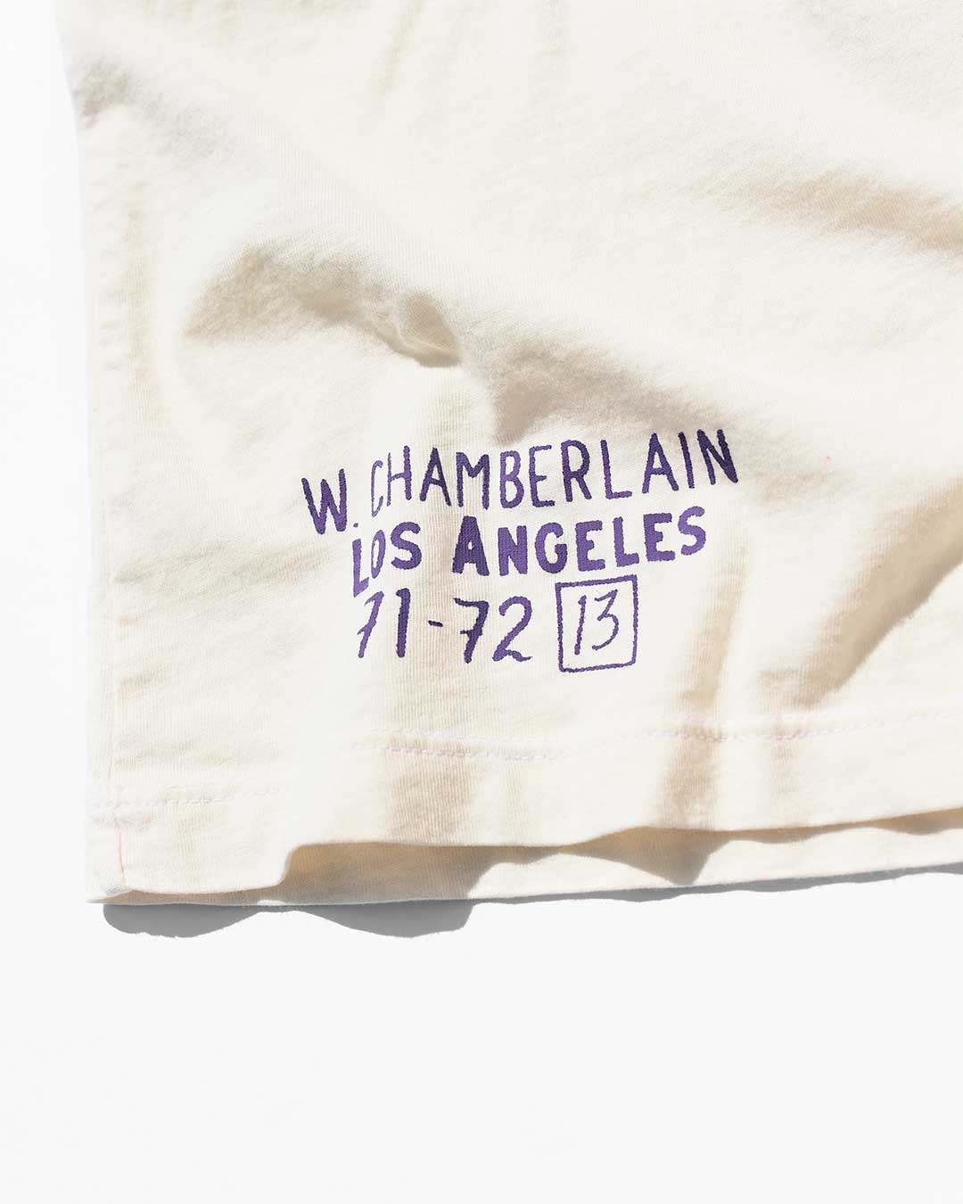 Wilt Chamberlain #13 Vintage White Tee - Roots of Fight Canada